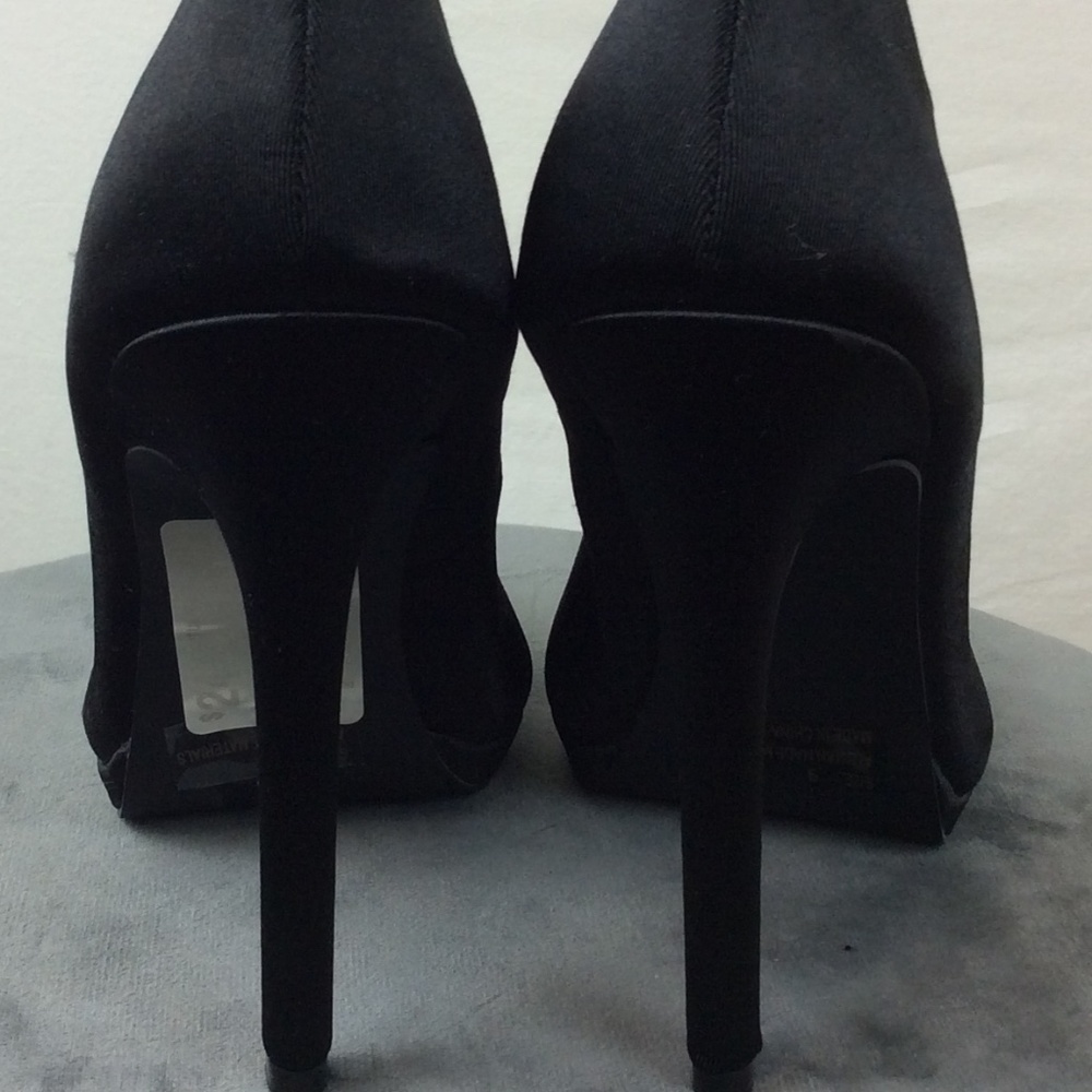 Qupid Black Satin/Nubuck Pumps - Picture 4 of 7